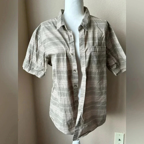 Voyager size large shirt​​​ - Picture 1 of 3